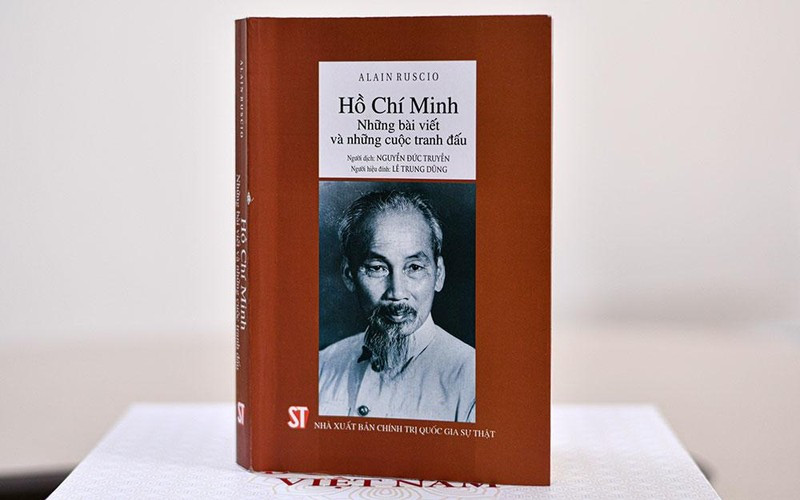 Cuốn “Hồ Chí Minh: Những bài viết và những cuộc tranh đấu”. (Ảnh: Ban tổ chức giải cung cấp) Cuốn “Hồ Chí Minh: Những bài viết và những cuộc tranh đấu”. (Ảnh: Ban tổ chức giải cung cấp)