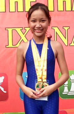 Em Nguyễn Tuệ Anh đã giành 3 huy chương vàng tại Đại hội Thể dục thể thao toàn tỉnh lần thứ IX-2022. Ảnh: Văn Ngọc