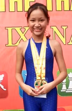Em Nguyễn Tuệ Anh đã giành 3 huy chương vàng tại Đại hội Thể dục thể thao toàn tỉnh lần thứ IX-2022. Ảnh: Văn Ngọc