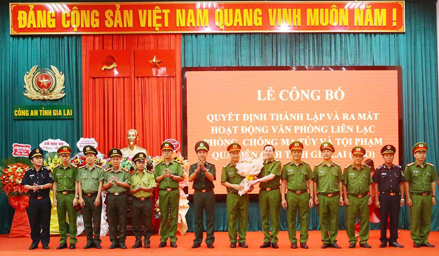 Văn phòng liên lạc phòng-chống ma túy và tội phạm qua biên giới ra mắt tại hội nghị.