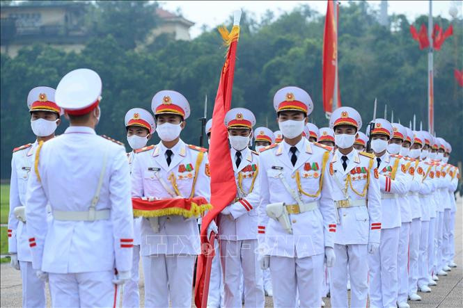 Các chiến sĩ tiêu binh đều cao trên 1,7 m, có quân dung đẹp, động tác điều lệnh đội ngũ chuẩn và được tập luyện thường xuyên. Các chiến sĩ tiêu binh đều cao trên 1,7 m, có quân dung đẹp, động tác điều lệnh đội ngũ chuẩn và được tập luyện thường xuyên.
