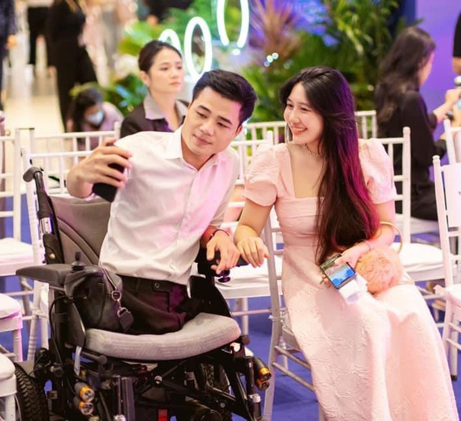 Chuyện tình của Khánh và Thương đẹp như câu chuyện cổ tích. Ảnh: NVCC