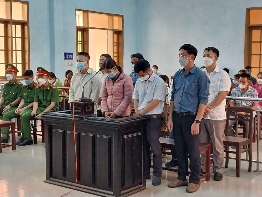 Các bị cáo tại phiên tòa.Ảnh: RÔ HOK