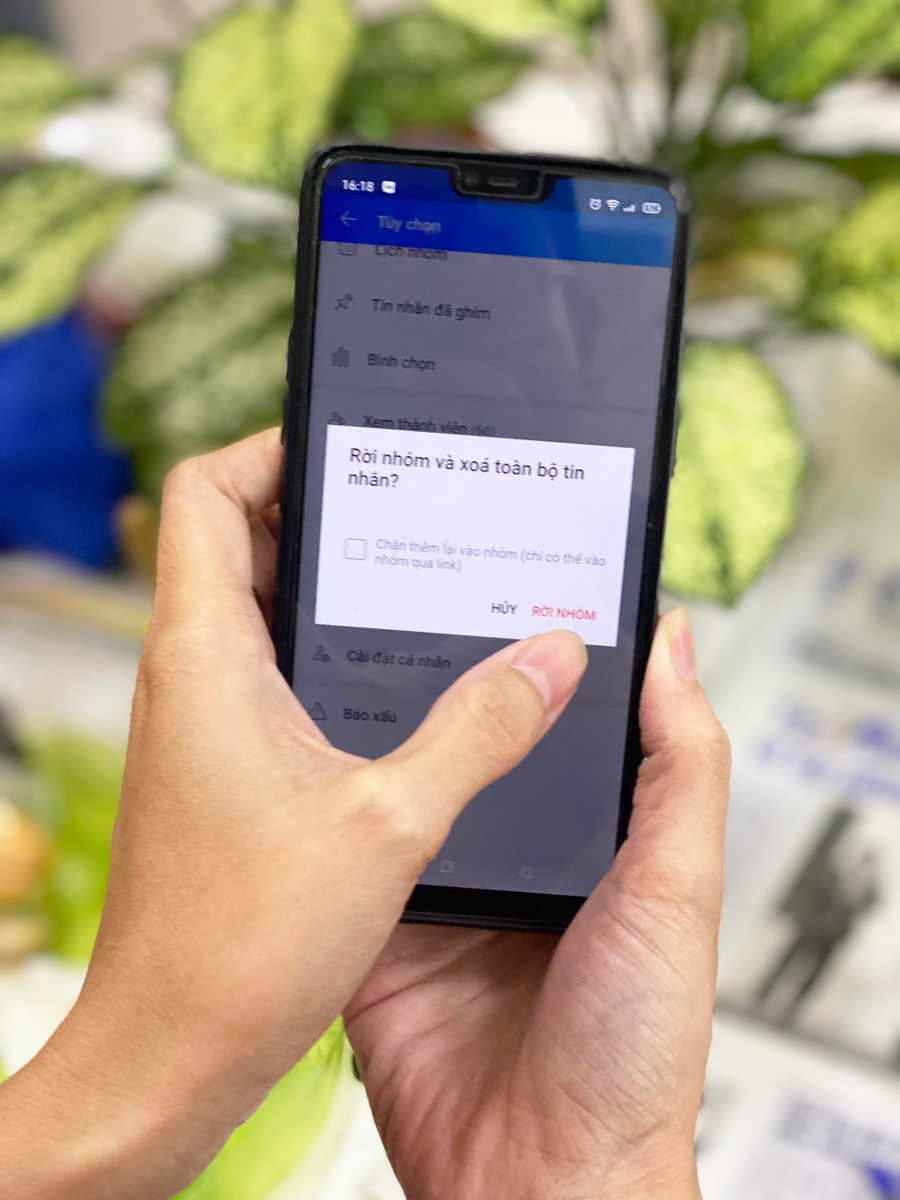 Nên rời khỏi những nhóm chat không cần thiết. Ảnh: Nguyên Võ