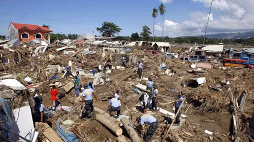 Cảnh sát tìm kiếm các nạn nhân mất tích do bão Washi