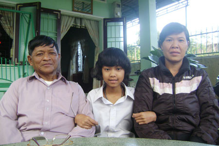 Gia đình Đại tá Mẫu Quốc Đượng. Ảnh: Lê Hòa Gia đình Đại tá Mẫu Quốc Đượng. Ảnh: Lê Hòa