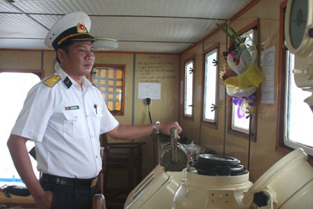 Thuyền trưởng Ngô Đức Dũng, người có 22 năm bám biển. Ảnh: Phương Duyên