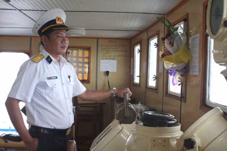 Thuyền trưởng Ngô Đức Dũng, người có 22 năm bám biển. Ảnh: Phương Duyên