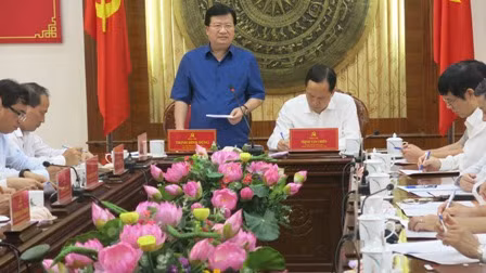 Phó Thủ tướng Trịnh Đình Dũng phát biểu tại buổi làm việc với lãnh đạo tỉnh Thanh Hóa.