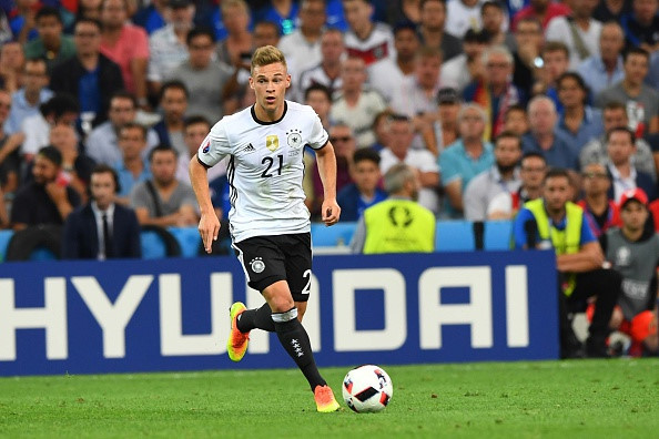 Hậu vệ phải: Joshua Kimmich (Đức).
