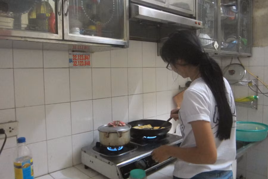 Nghề “thợ đụng” mang lại thu nhập khá cao. Ảnh: K.N.B