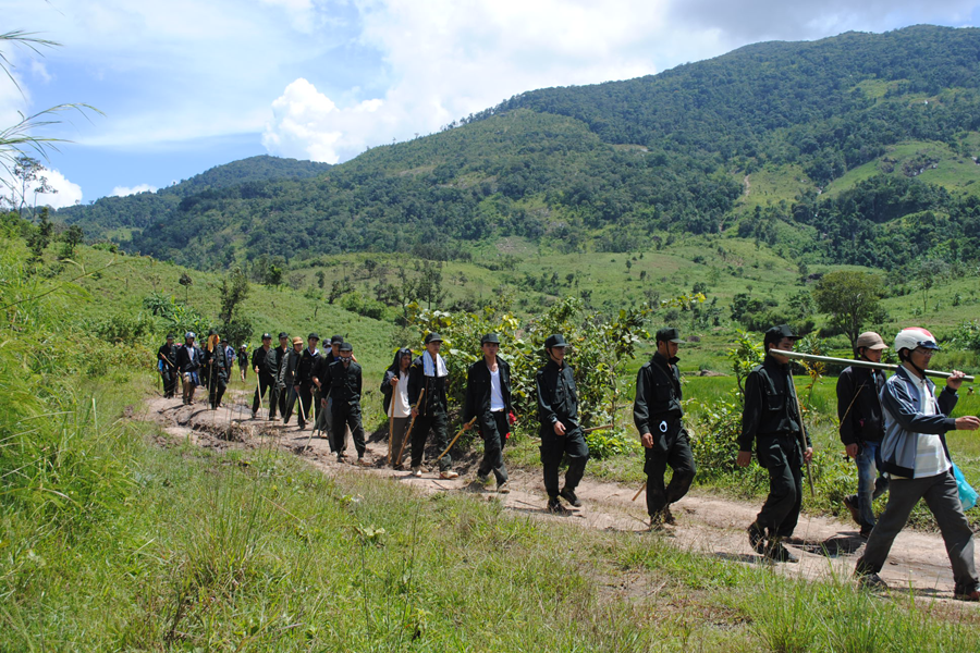 Hành quân truy bắt các đối tượng FULRO lợi dụng tà đạo “Hà Mòn”. Ảnh: C.T.V Hành quân truy bắt các đối tượng FULRO lợi dụng tà đạo “Hà Mòn”. Ảnh: C.T.V