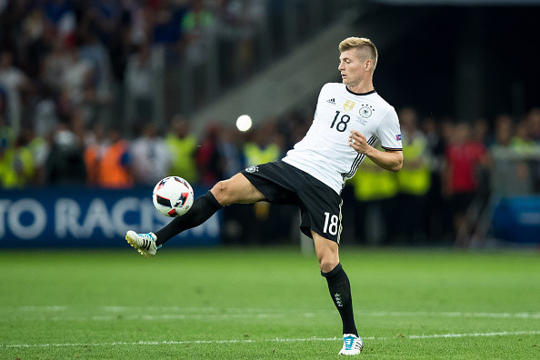 Tiền vệ: Toni Kroos (Đức).