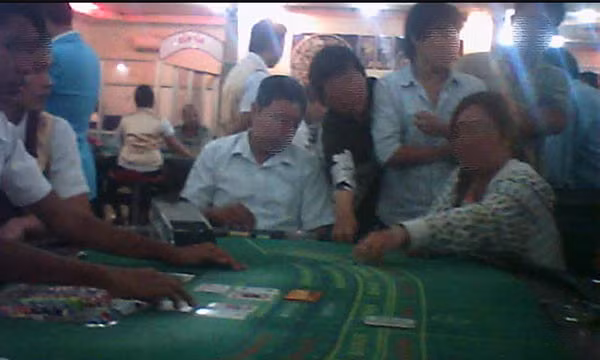  Mỗi ngày còn hàng trăm người sang Campuchia đánh bạc (ảnh nguồn: thanhnien)