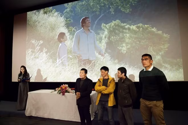 Đoàn làm phim ra mắt báo giới hồi tháng Một vừa qua. (Ảnh: Đoàn làm phim cung cấp)