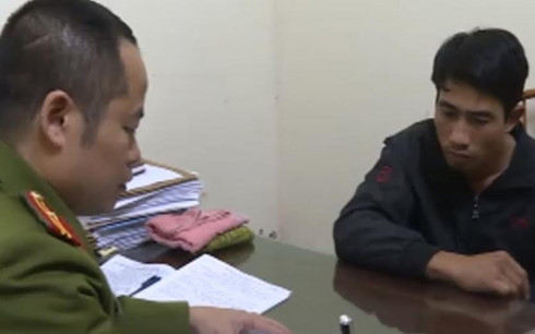 Công an lấy lời khai cuả Liên và Cường Công an lấy lời khai cuả Liên và Cường