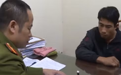 Công an lấy lời khai cuả Liên và Cường