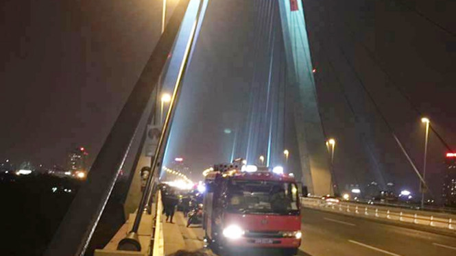 Khu vực người đàn ông rơi xuống sông Hồng mất tích