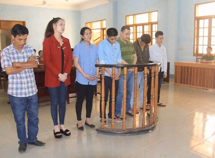  Các bị cáo tại phiên xét xử sơ thẩm. Ảnh: L.A