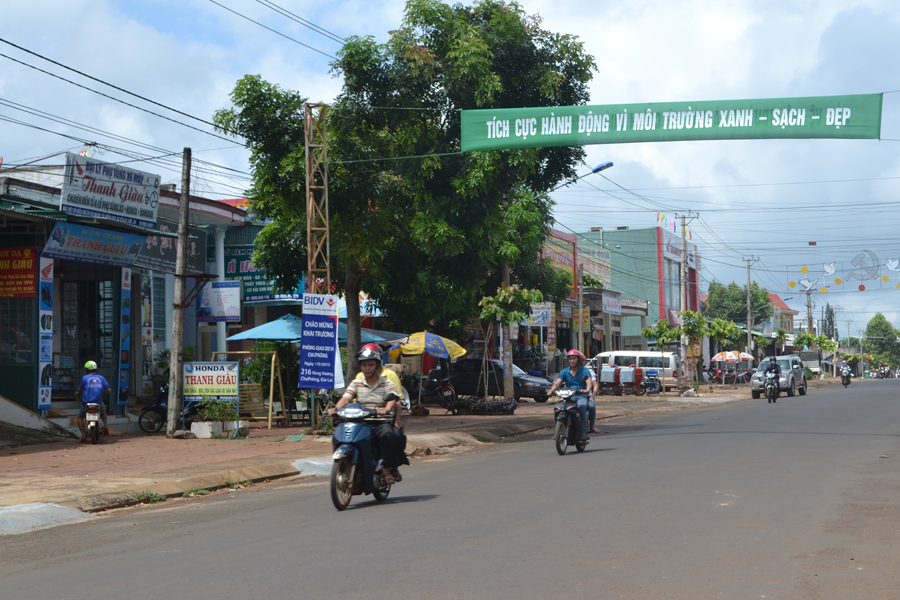 Một góc thị trấn Chư Prông. Ảnh: H.C