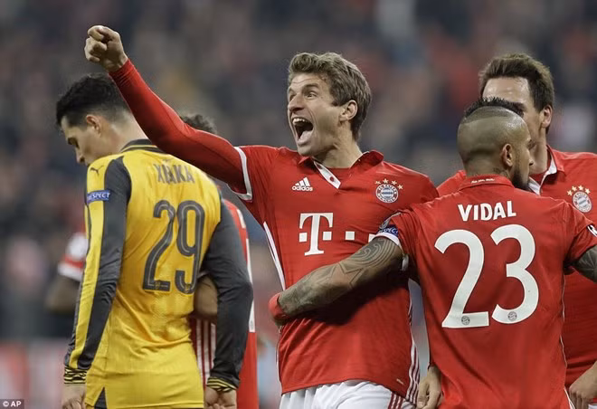 Muller đã ghi bàn trở lại để ấn định chiến thắng 5-1 cho Bayern. (Nguồn: AP) Müller đã ghi bàn trở lại để ấn định chiến thắng 5-1 cho Bayern. (Nguồn: AP)