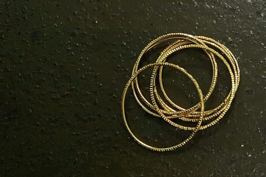 Bộ vòng ximen giả V.L.N.N lừa bán cho tiệm vàng Văn Thọ.