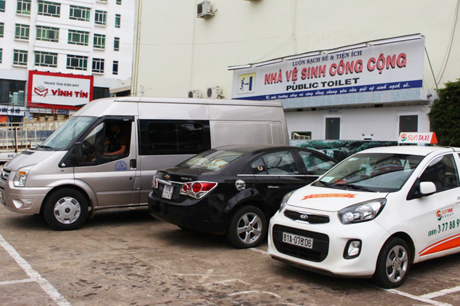 Nhà vệ sinh công cộng ở đường Hoàng Văn Thụ-Trần Phú (gần khách sạn Vĩnh Hội). Ảnh: T.B