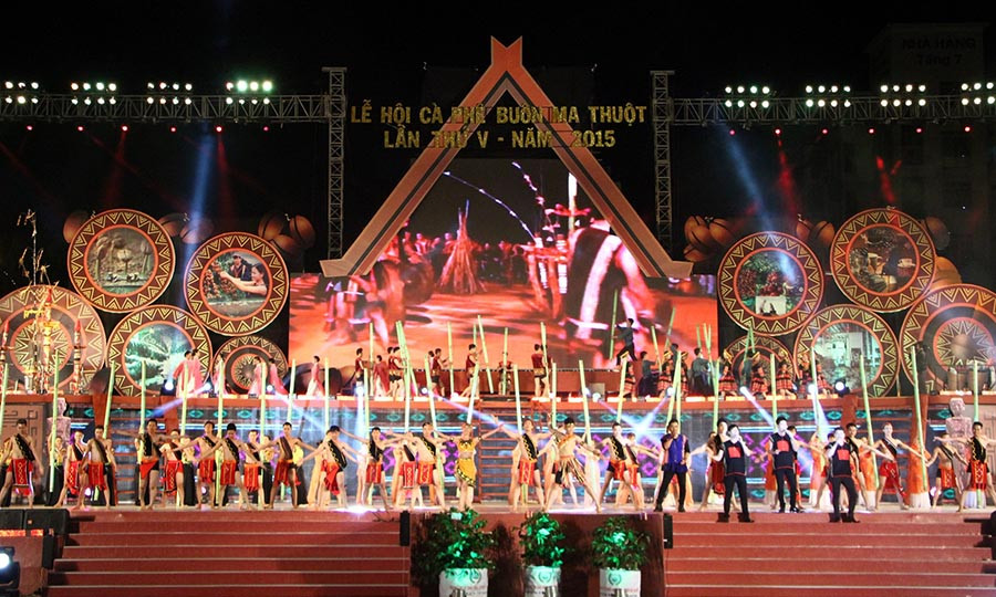  Chương trình khai mạc Lễ hội Cà phê Buôn Ma Thuột lần thứ V. Ảnh: N.V