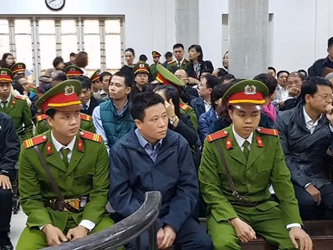  Hà Văn Thắm tại tòa.