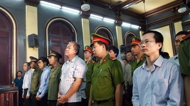 Phạm Công Danh cùng các bị cáo trong phiên tòa xét xử vụ án tại Ngân hàng Xây dựng Phạm Công Danh cùng các bị cáo trong phiên tòa xét xử vụ án tại Ngân hàng Xây dựng