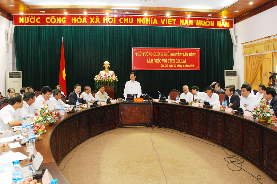 Thủ tướng Chính phủ Nguyễn Tấn Dũng phát biểu chỉ đạo các Bộ, ngành cần quan tâm hơn đến Gia Lai. Ảnh: Nguyễn Giác Thủ tướng Chính phủ Nguyễn Tấn Dũng phát biểu chỉ đạo các Bộ, ngành cần quan tâm hơn đến Gia Lai. Ảnh: Nguyễn Giác