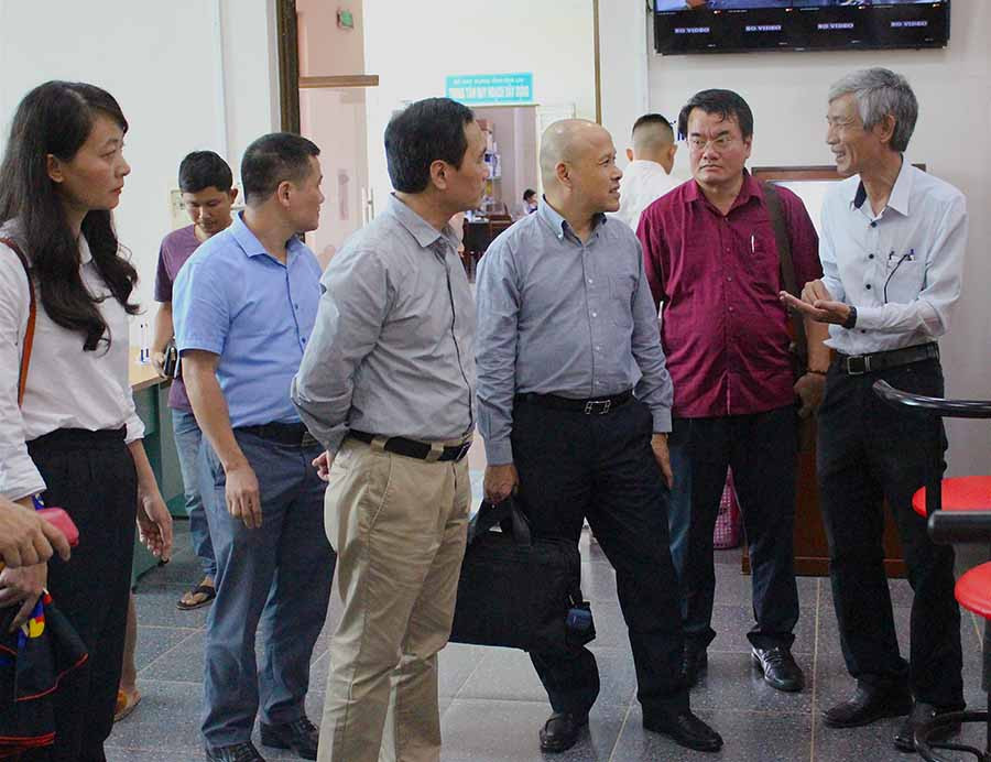 44Đoàn khảo sát thực tế tại Trung tâm Phục vụ hành chính công tỉnh Gia Lai-Ảnh Hồng Thi