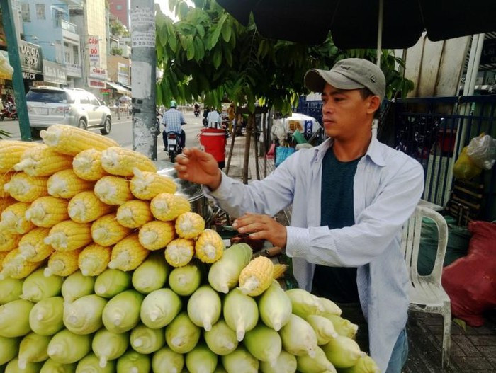 Anh Thái Văn Đông, em trai chị Hà từ quê lên phụ bán gần 2 năm -