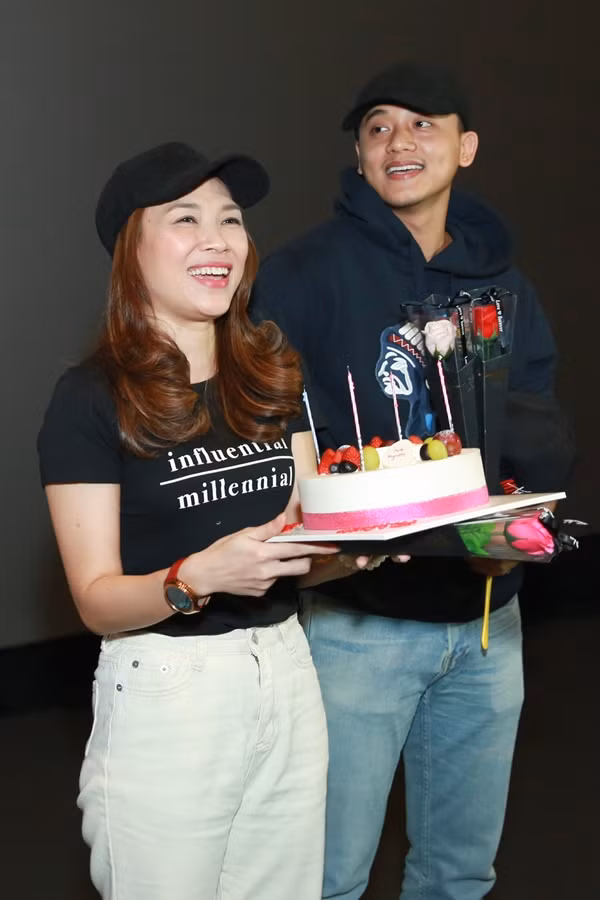  Mới đây, Mỹ Tâm và Mai Tài Phến vướng nghi vấn yêu nhau. Vì thế, những hình ảnh trùng hợp về thời trang khiến nhiều khán giả càng đặt nghi vấn họ mặc đồ đôi như tình nhân.