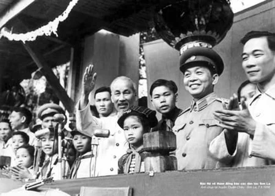  Bác Hồ thăm đồng bào Tây Bắc tháng 5-1959 (Ảnh tư liệu).