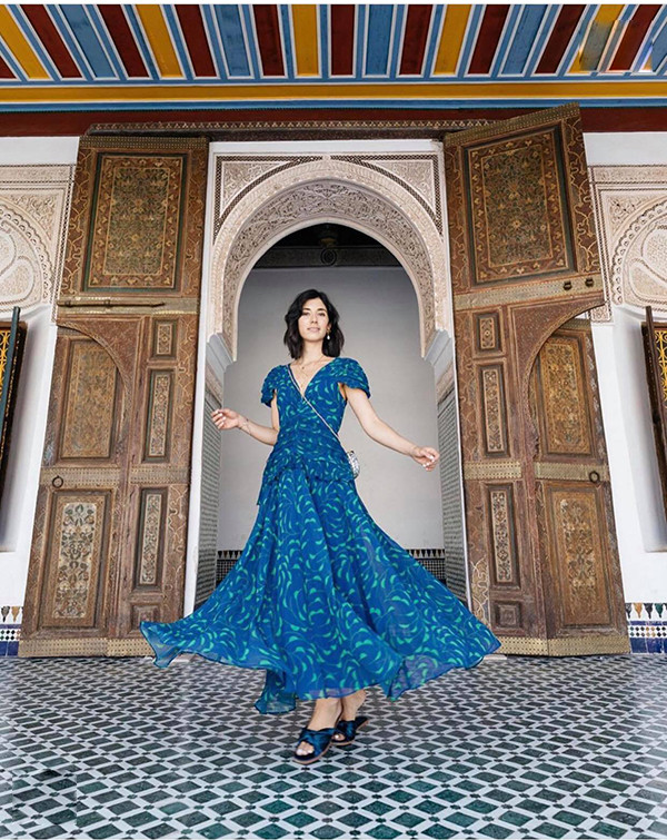 Chất liệu lụa mềm vẫn là nguyên liệu được yêu thích nhất. Ngoài khả năng giúp bạn gái 'giải nhiệt' mùa hè nó còn giúp họ trở nên thanh lịch, dịu dàng. Chất liệu lụa mềm vẫn là nguyên liệu được yêu thích nhất. Ngoài khả năng giúp bạn gái 'giải nhiệt' mùa hè nó còn giúp họ trở nên thanh lịch, dịu dàng.