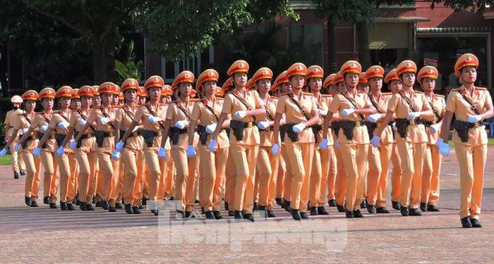 Vẻ đẹp của nữ chiến sĩ Công an Nhân dân