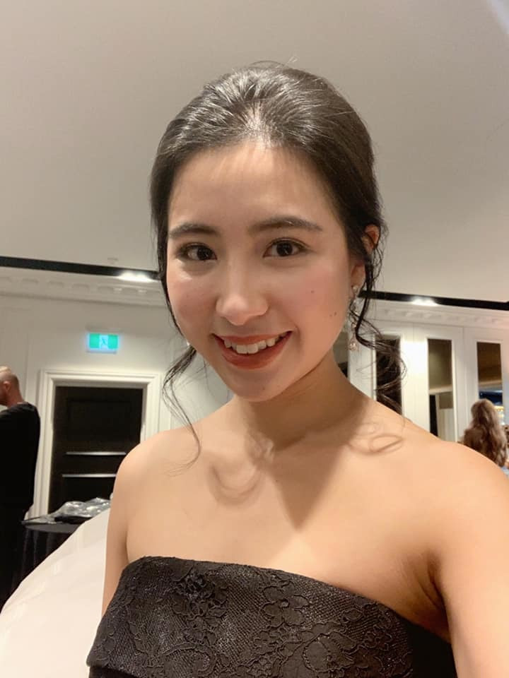  Hiện Lily đang tiếp tục công việc của một bác sĩ và tập luyện, đọc nhiều kiến thức xã hội để dự vòng chung kết cuộc thi hoa hậu Úc.