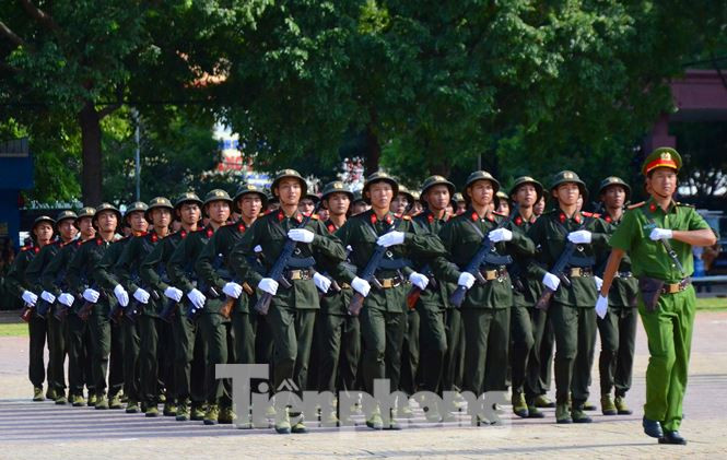 Có hơn 800 cán bộ, chiến sĩ thuộc 8 đội tuyển Công an các tỉnh, thành phố trong Bảng thi số 7; trên 300 cán bộ chiến sĩ các khối duyệt đội ngũ của Công an tỉnh Đắk Lắk; Trên 100 cán bộ chiến sĩ thuộc Trung đoàn Cảnh sát Cơ động Tây Nguyên, Tiểu đoàn Cảnh sát Đặc nhiệm số 3 thuộc Bộ Tư lệnh CSCĐ Bộ Công an tham gia đồng diễn võ thuật, và biểu diễn khí công.