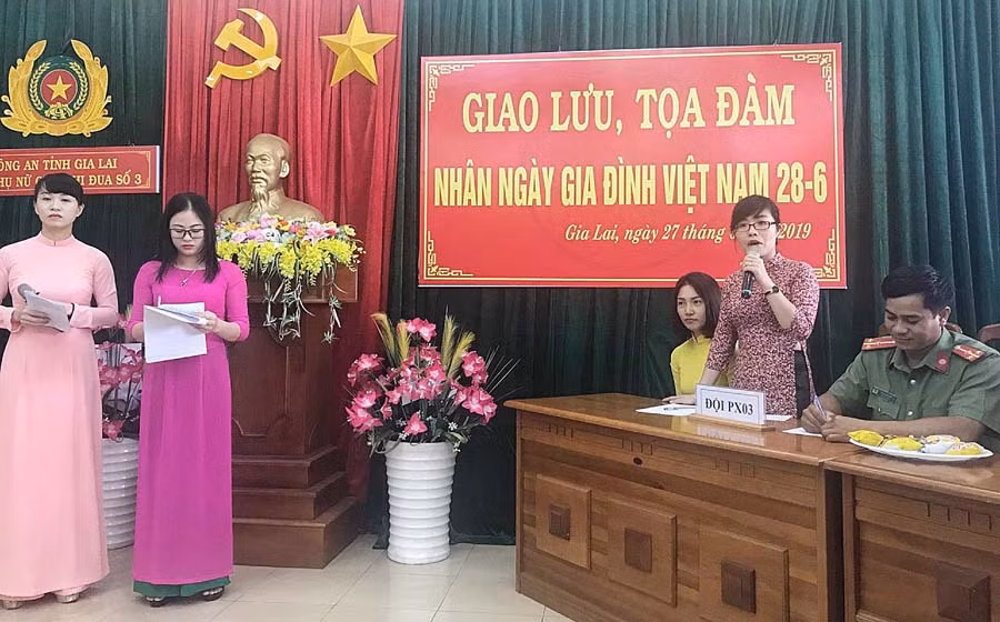 Tọa đàm Ngày Gia đình Việt Nam. Ảnh: N.B