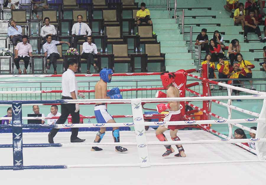  Một trận đấu giữa 2 vận động viên của tỉnh Hà Giang và tỉnh Kon Tum. Ảnh: N.N