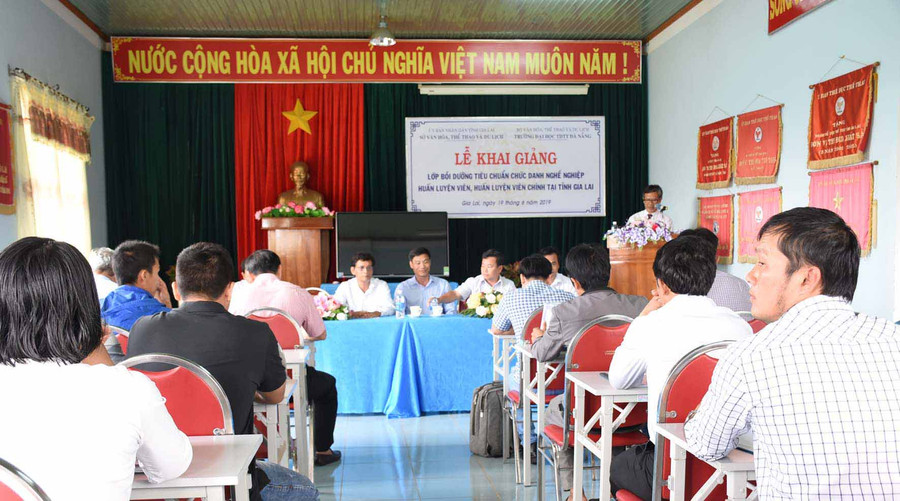 Quang cảnh lễ khai giảng lớp bồi dưỡng chức danh nghề nghiệp huấn luyện viên, huấn luyện viên chính. Ảnh: Hà Phương