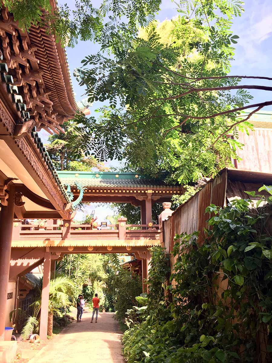 Không gian thiên nhiên xanh mát càng làm nơi đây yên bình và nhẹ nhàng biết bao Không gian thiên nhiên xanh mát càng làm nơi đây yên bình và nhẹ nhàng biết bao