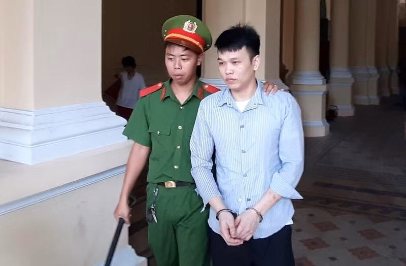 Bị cáo Nguyễn Văn Hoài Linh.