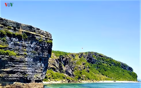 Các danh thắng Công viên địa chất Lý Sơn - Sa Huỳnh có kiến tạo địa chất độc đáo.