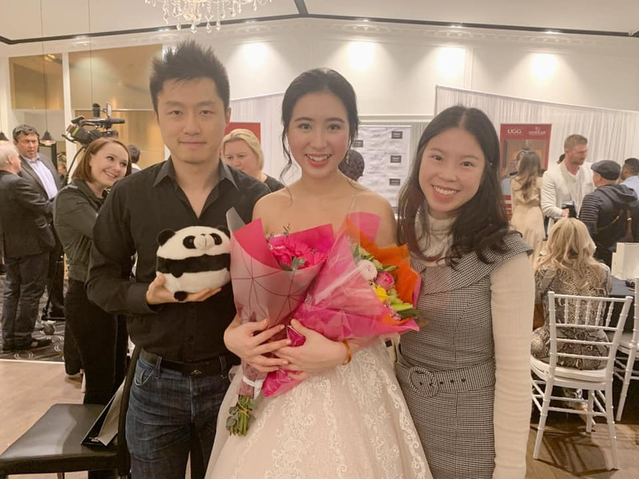 Lily cho biết, cô nhận được rất nhiều lời chúc của bạn bè, người thân và đồng nghiệp. Ông bà nội của cô cũng bay từ Việt Nam sang Úc để chúc mừng cháu gái.