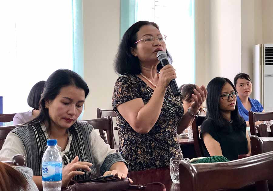 Tiến sĩ Nguyễn Thị Kim Vân-cộng tác viên của Báo Gia Lai bày tỏ tâm tư, góp ý tại Hội nghị. Ảnh: N.T Tiến sĩ Nguyễn Thị Kim Vân- Cộng tác viên của Báo Gia Lai bày tỏ tâm tư, góp ý tại Hội nghị.