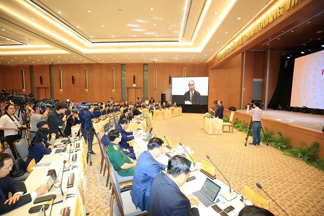 Phiên họp "đặc biệt" của Chính phủ do Thủ tướng Nguyễn Xuân Phúc chủ trì kéo dài chưa đến 10 phút. Phiên họp