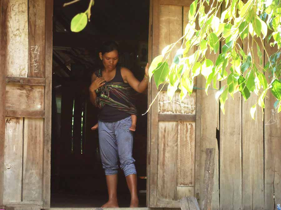  Hiện nay nghi lễ xua đuổi Briêng đối với người phụ nữ mang thai của người Ê đê phần nào được tinh gọn, bỏ bớt- Ảnh chụp tại buônBuôn Ja, xã Bông Krang, huyện Lắk