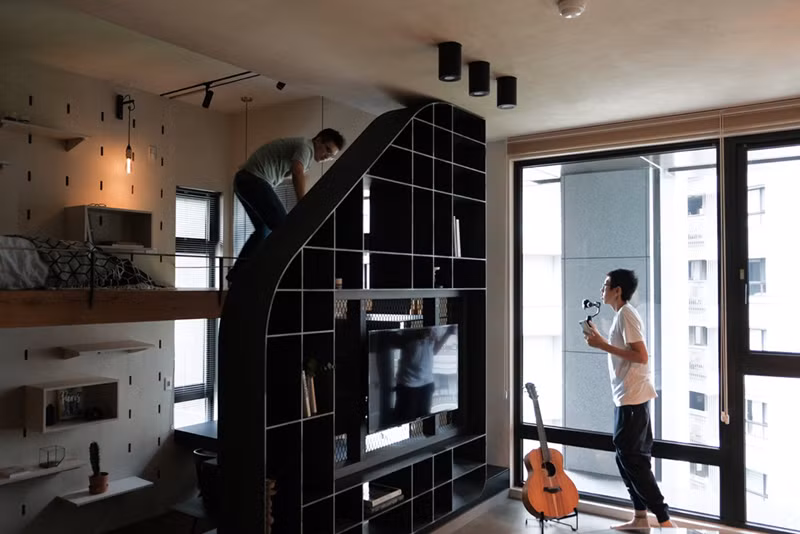 Với vách ngăn như trên, các thành viên trong nhà vẫn có thể trò chuyện với nhau mà không bị cản trở. Với vách ngăn như trên, các thành viên trong nhà vẫn có thể trò chuyện với nhau mà không bị cản trở.